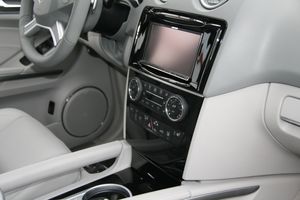 Mercedes ML Autoradio Car-Hifi Subwoofer Einbau Spezialist Stuttgart Mercedes ML Autoradio Car-Hifi Subwoofer Einbau Spezialist Stuttgart